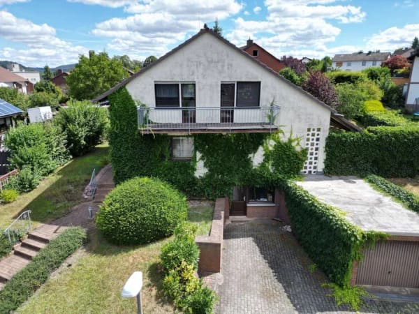 Immobilie in Witzenhausen - Solides Einfamilienhaus mit großem Grundstück in begehrter Wohnlage von Witzenhausen - Bild 0