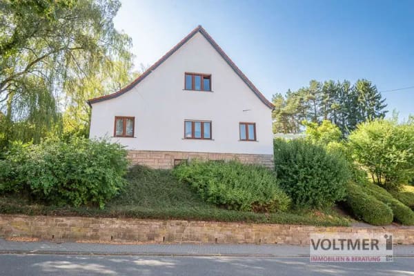 Immobilie in Ottweiler - BESONDERHEIT - freistehendes Einfamilienhaus mit Doppelgarage und Wintergarten in Ottweiler-Fürth! - Bild 1