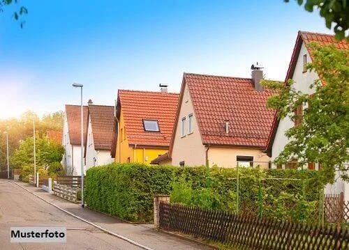 Immobilie in Ötigheim - Freistehendes Einfamilienhaus nebst Garage in familienfreundlicher Wohnlage - Bild 0