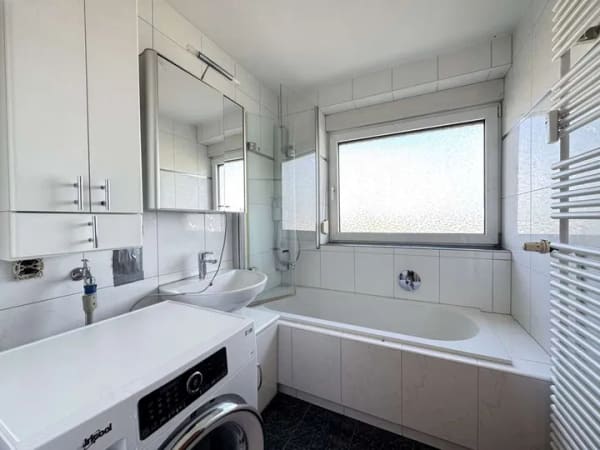 Immobilie in Eggenstein-Leopoldshafen - Barrierearm & bezugsfreie 3-ZKB-Wohnung mit Balkon - Bild 2
