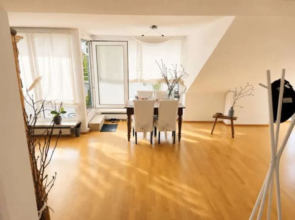 Immobilie in Meerbusch - Über den Dächern von Büderich – eine ganze Etage für sich: 3 Zimmer, Südbalkon & Einbauküche - Bild 3