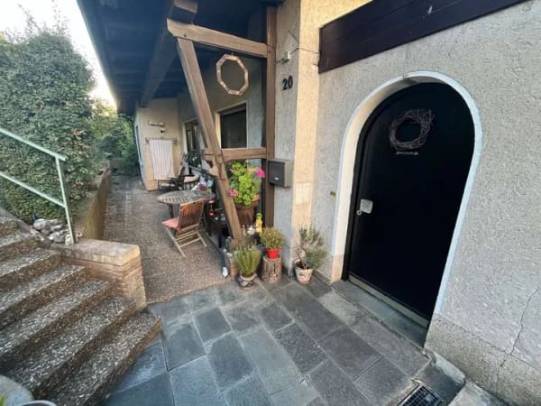 Immobilie in Hünfeld - Wohlfühl-Einfamilienhaus mit gelungenem Grundriss und großem Grundstück in bevorzugter Aussichtslage - Bild 0
