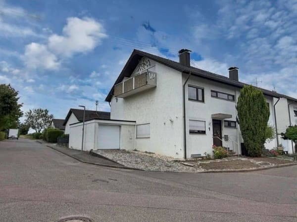 Immobilie in Löchgau - Doppelhaushälfte in ruhiger Lage - Bild 0