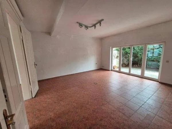 Immobilie in Neubrandenburg - Zwei Immobilien - ein außergewöhnliches Angebot! Traumhafte Stadtvilla mit zusätzlichem Wohnhaus – Wohnen, Arbeiten und Leben unter einem Dach - Bild 2