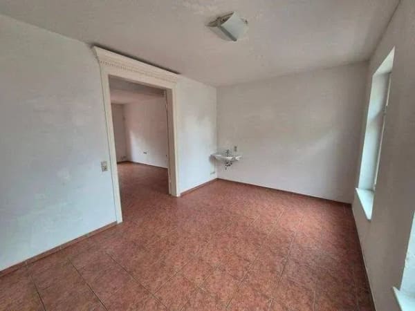 Immobilie in Neubrandenburg - Zwei Immobilien - ein außergewöhnliches Angebot! Traumhafte Stadtvilla mit zusätzlichem Wohnhaus – Wohnen, Arbeiten und Leben unter einem Dach - Bild 4