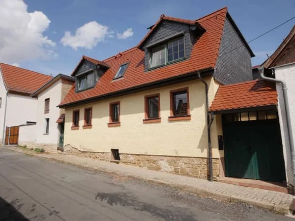 Immobilie in Am Ettersberg - Hübsches SANIERUNGSOBJEKT im Kleinstädtchen | nördlich Weimar - Bild 0