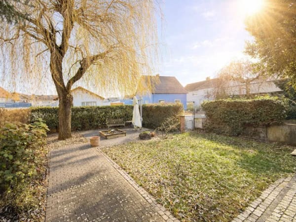 Immobilie in Weiterstadt - Repräsentatives freistehendes 1-2 Familienhaus mit außergewöhnlich viel Platz - Bild 2