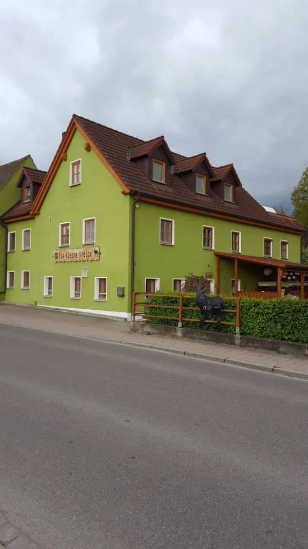 Immobilie in Röttenbach - Kapitalanlage mit drei Ertragsquellen: Gaststätte & zwei Wohnungen im Fränkischen Seenland - Bild 1