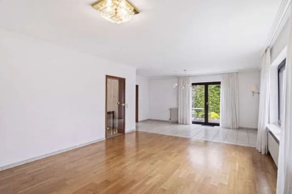 Immobilie in Königstein - Familienhaus mit Perspektive: Freistehend, energieeffizient und mit Einliegerwohnung - Bild 3