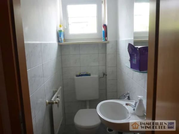Immobilie in Neutraubling - 3-Familienhaus - auch als Mehrgenerationenhaus nutzbar - in ruhiger Lage von Neutraubling - Bild 2