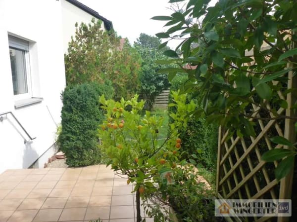 Immobilie in Neutraubling - 3-Familienhaus - auch als Mehrgenerationenhaus nutzbar - in ruhiger Lage von Neutraubling - Bild 3