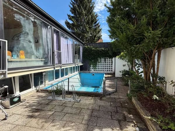 Immobilie in Gräfelfing - Feinste Lage von Gräfelfing: Besonders reizvolle 7-Zimmer-Maisonette-Wohnung mit Atriumhof - Bild 0