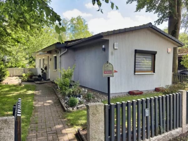 Immobilie in Uetze - Uetze: Charmantes Holzhaus am Spreewaldsee - Wassergrundstück - Bild 0