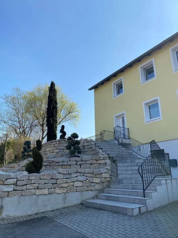 Immobilie in Mauern - ATTRAKTIVE 5-ZIMMER-WOHNUNG MIT 2 Bädern, 2 Balkonen, Garage+Keller - Bild 0