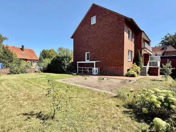 Immobilie in Neustadt am Rübenberge - Großzügiges Einfamilienhaus mit vielfältigen Nutzungsmöglichkeiten in Helstorf - Bild 0