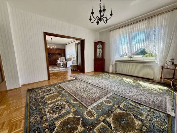 Immobilie in Neustadt am Rübenberge - Großzügiges Einfamilienhaus mit vielfältigen Nutzungsmöglichkeiten in Helstorf - Bild 2