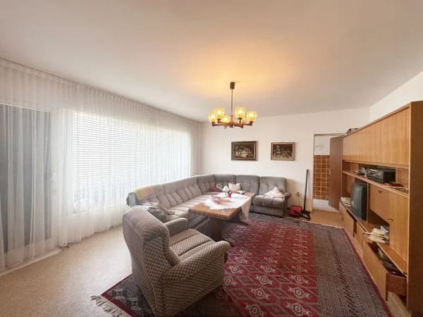 Immobilie in Traunreut - Mehrfamilienhaus mit 3 Wohnungen und Gewerbeeinheit - zentrale Lage, vielseitige Möglichkeiten - Bild 4