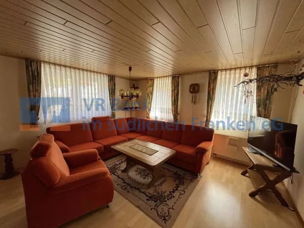 Immobilie in Weiltingen - Saniertes Bauernhaus mit Charme und weiterem Entwicklungspotenzial - Bild 2