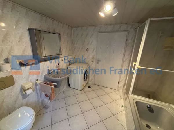 Immobilie in Weiltingen - Saniertes Bauernhaus mit Charme und weiterem Entwicklungspotenzial - Bild 4