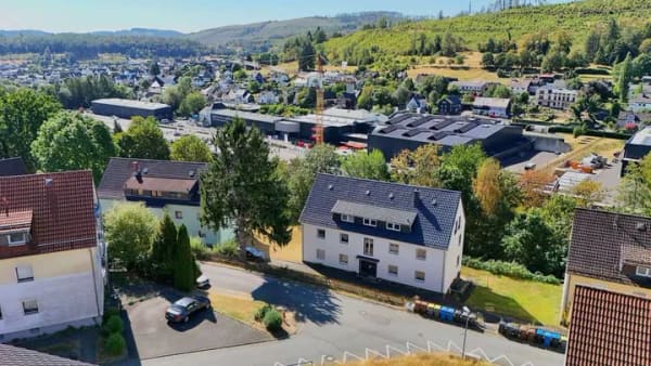 Immobilie in Dietzhölztal - Dachgeschoss-Eigentumswohnung in Dietzhölztal-Ewersbach - Bild 1