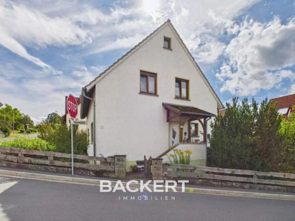 Immobilie in Altenkunstadt - Gemütliches Wohnhaus mit kleinem Garten, Garage und Carport - Bild 1