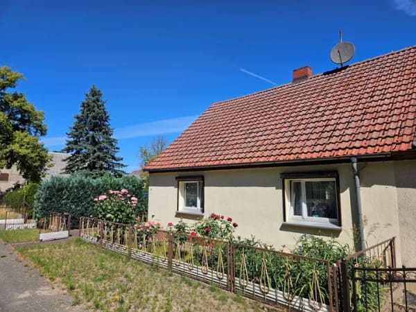 Immobilie in Spantekow - Sofort nutzbar! Kleine gemütliche DHH auf dem Land mit Garage, Gartenhaus und Grünfläche! - Bild 0