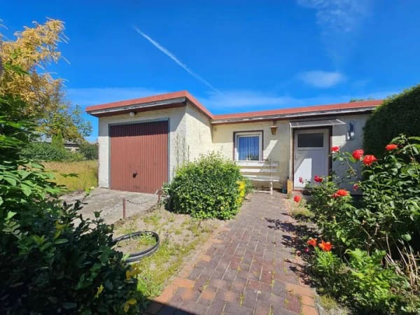 Immobilie in Spantekow - Sofort nutzbar! Kleine gemütliche DHH auf dem Land mit Garage, Gartenhaus und Grünfläche! - Bild 2