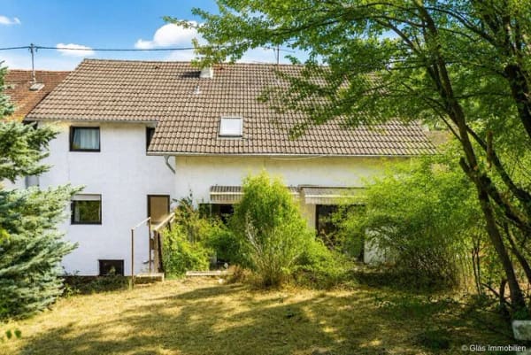 Immobilie in Großrosseln - Großzügiges Ein- bis Zweifamilienhaus mit zwei Garagen in Karlsbrunn - Bild 2