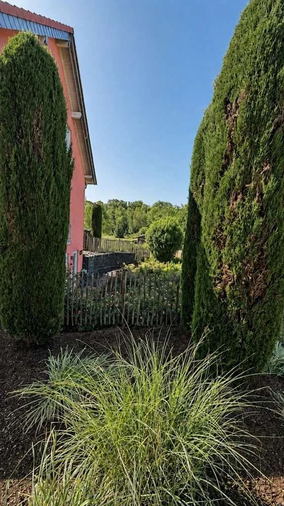 Immobilie in Rüdesheim - - PROVISIONSFREI -
Großzügiges Einfamilienhaus - seitlichem Eingang, Wärmepumpe & 2 Terrassen - Bild 1