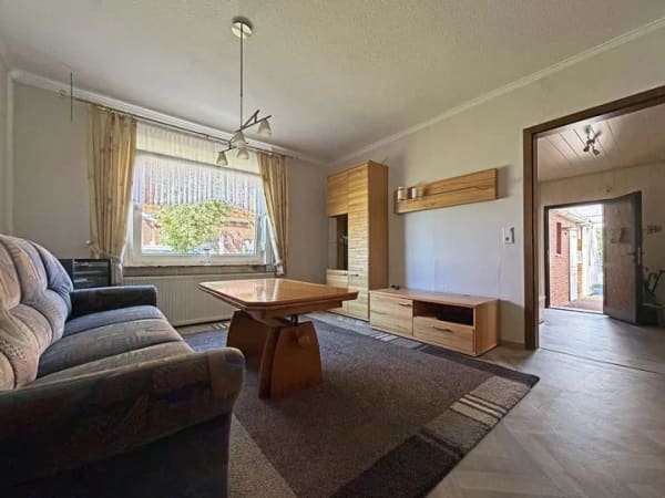 Immobilie in Jemgum - Moin Ostfriesland. Moin Zuhause.
5 Zimmer voller Gemütlichkeit auf
121 m². Traum-Grundstück. Garag - Bild 0