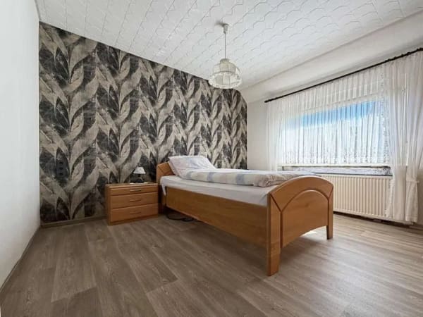 Immobilie in Jemgum - Moin Ostfriesland. Moin Zuhause.
5 Zimmer voller Gemütlichkeit auf
121 m². Traum-Grundstück. Garag - Bild 2