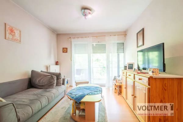 Immobilie in Neunkirchen - ZENTRUMSNAH - vermietete Eigentumswohnung mit überdachter Loggia und Stellplatz in Neunkirchen! - Bild 0