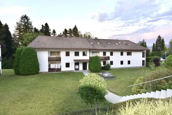 Immobilie in Oberreute - Schöne 2-Zimmer Erdgeschosswohnung mit Balkon, TG Stellplatz und Bergblick in Oberreute zu verkaufen - Bild 1