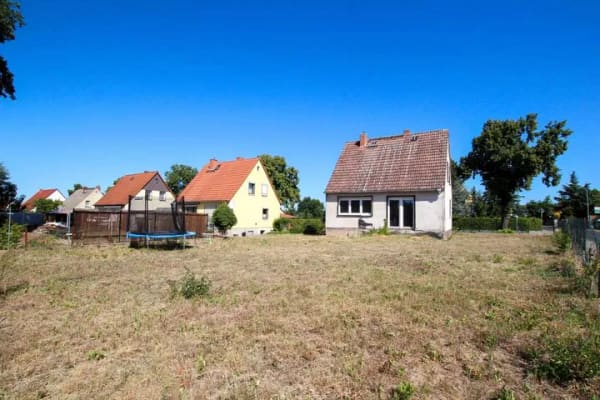 Immobilie in Weinböhla - Baugrundstück mit EFH in Weinböhla - 653 m² + Baugenehmigung - Bild 1