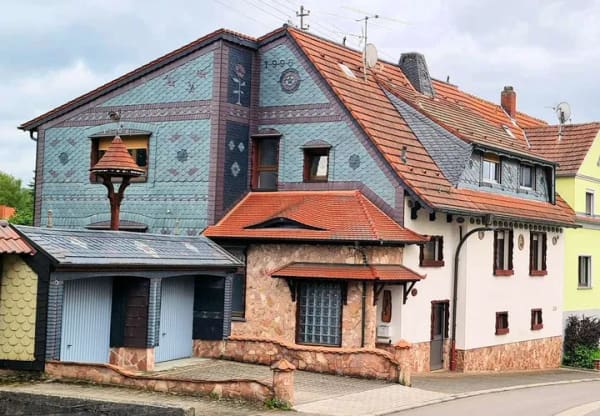 Immobilie in Ottweiler - Gehobenes Mehrgenerationenhaus mit Sauna, Kühlraum und freistehender Werkstatt - Bild 1