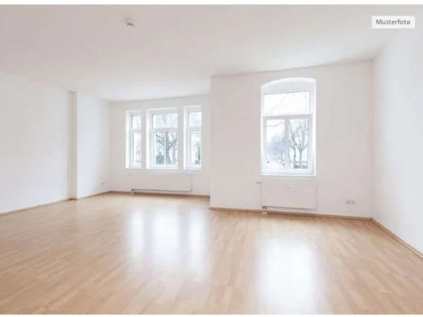 Immobilie in Sankt Ingbert - Provi frei 4 Zimmer - Wohnung mit Stellplatz - Bild 0