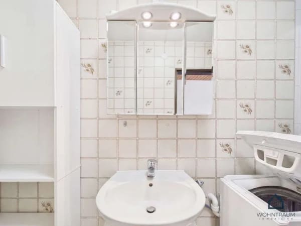 Immobilie in Reute - Achtung: Charmante 2-Zimmer-Dachgeschosswohnung in Reute - Schnell sein! - Bild 3