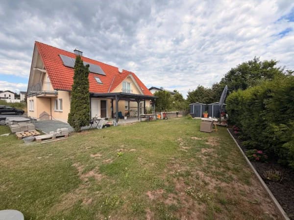 Immobilie in Schönbrunn i.Steigerwald - Das besondere Einfamilienhaus mit 1Zi. App. und Einliegerwhg., Garage und großem Grundstück, wunderschön in Schönbrunn i. Steigerwald gelegen. - Bild 2