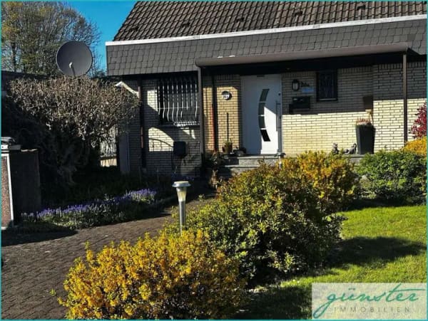 Immobilie in Kamen - Kamen-Methler: Zweifamilienhaus mit kl. Einliegerwohnung u. zwei Garagen, 650 m² Erbbaugrundstück  - Bild 4