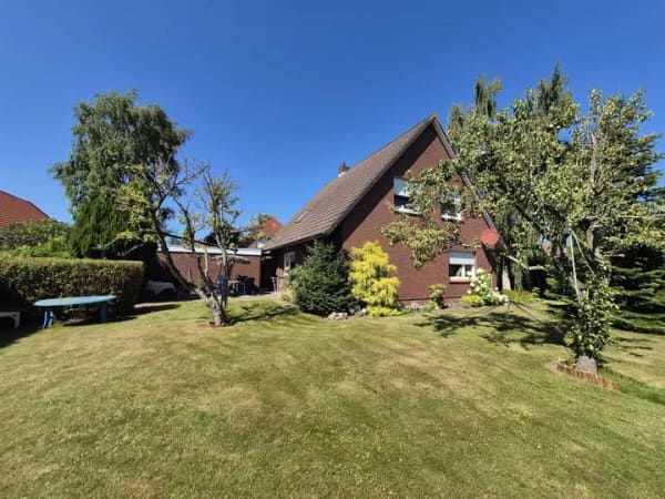 Immobilie in Eversmeer - Ein-/Zweifamilienhaus mit großem Garten in Eversmeer - Bild 2