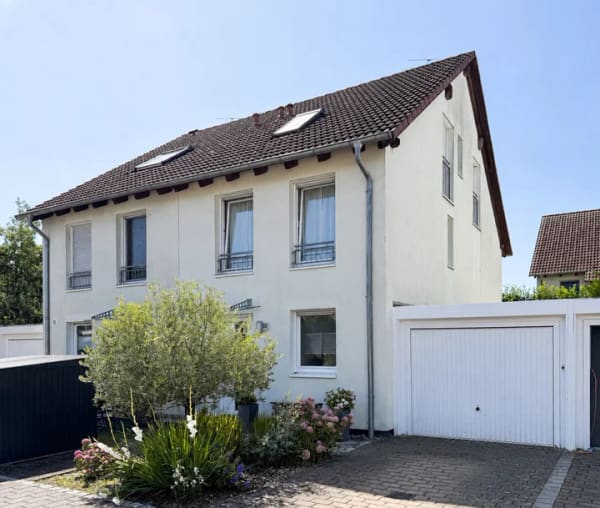 Immobilie in Kamenz - Kamjenc - Wahre Schönheit kommt von Innen! Solides Investment im Herzen von Kamenz mit 5 WE´s und 7% Rendite! - Bild 1