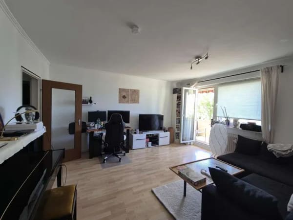 Immobilie in Bad Homburg vor der Höhe - Vermietete 2-Zimmer-Wohnung mit Balkon, Aufzug und Tiefgaragenstellplatz in Ober-Eschbach - Bild 1