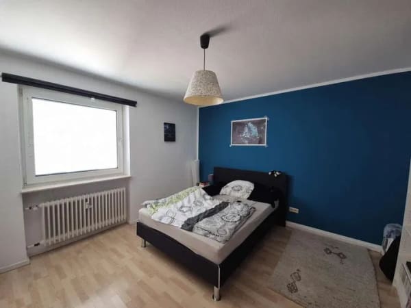Immobilie in Bad Homburg vor der Höhe - Vermietete 2-Zimmer-Wohnung mit Balkon, Aufzug und Tiefgaragenstellplatz in Ober-Eschbach - Bild 2
