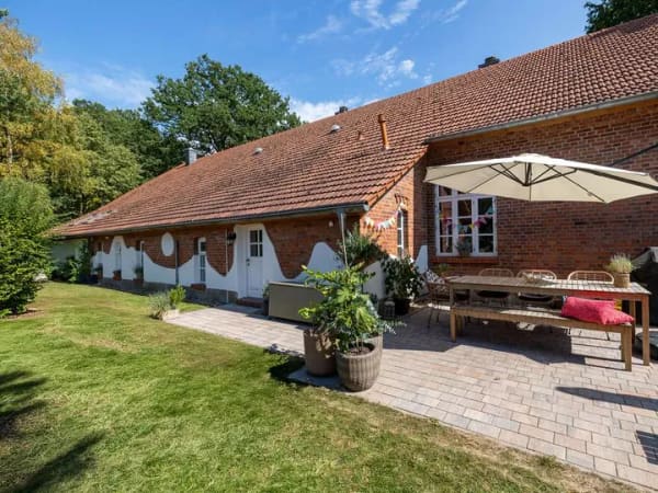 Immobilie in Hemsloh - Stilvoll saniertes Bauernhaus - Historischer Charme trifft modernen Wohnkomfort in Rehden - Bild 0