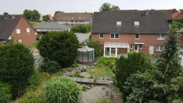 Immobilie in Sibbesse - Außergewöhnlich viel Platz für die Familie – charmantes Fachwerkhaus mit großem Grundstück - Bild 1