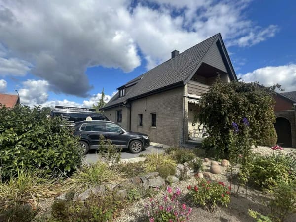 Immobilie in Bissendorf - Sehr gepflegtes Einfamilienhaus, komplett renoviert mit viel Platz für die junge Familie. - Bild 1