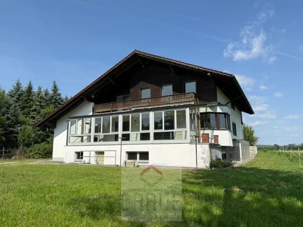 Immobilie in Osterhofen - Ein Anwesen mit Platz für Kreativität und Familie! - Bild 0