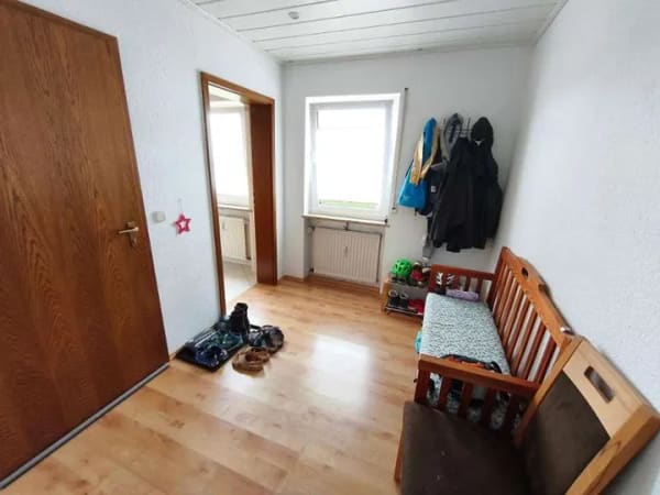 Immobilie in Heßdorf - 3 Zi. Wohnung im EG mit Terrasse, Gartenmktbenutzung und Garage - Bild 1