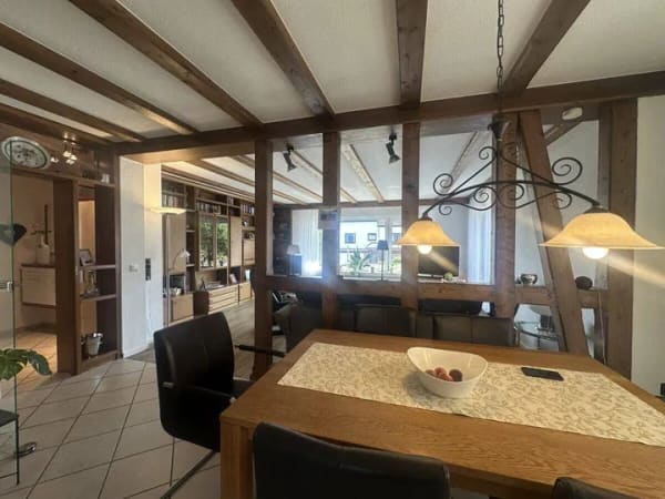 Immobilie in Edermünde - Zweifamilienhaus in Edermünde-Grifte - Wohnen mit traumhaftem Ausblick ins Grüne! - Bild 3