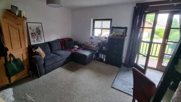 Immobilie in Holzkirchen - 2 Zimmer Obergeschosswohnung mit Westbalkon - Bild 1